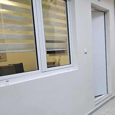 Dika Apartment Бар Экстерьер фото