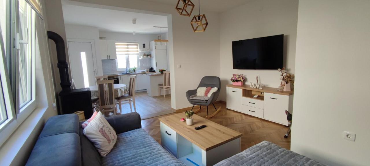 Dika Apartment Бар Экстерьер фото