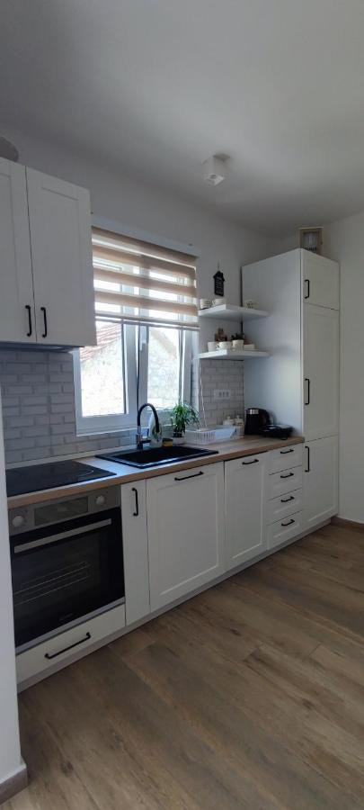 Dika Apartment Бар Экстерьер фото